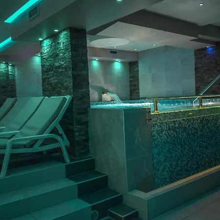 Wellness & - Oaza ホテル 4*